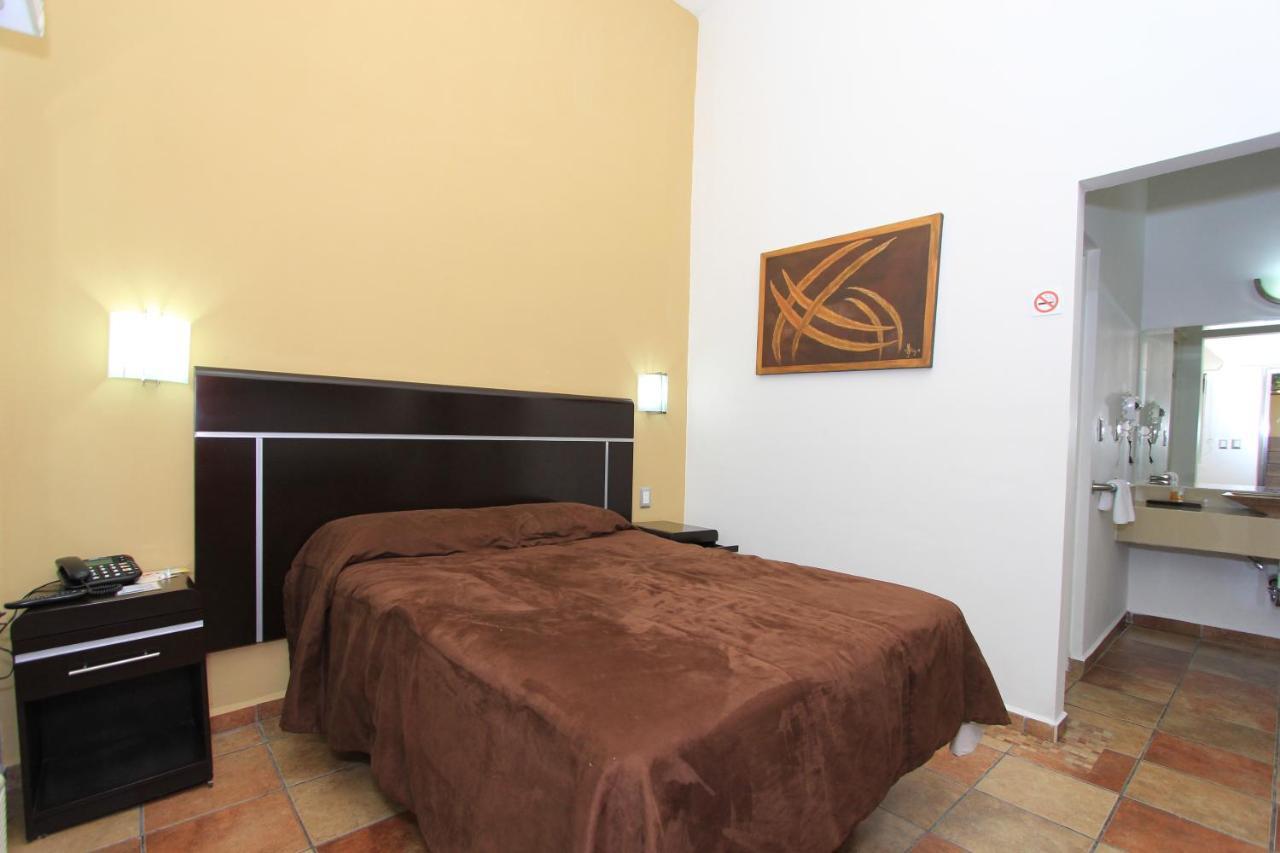 Hotel 5 Inn Silao Extérieur photo